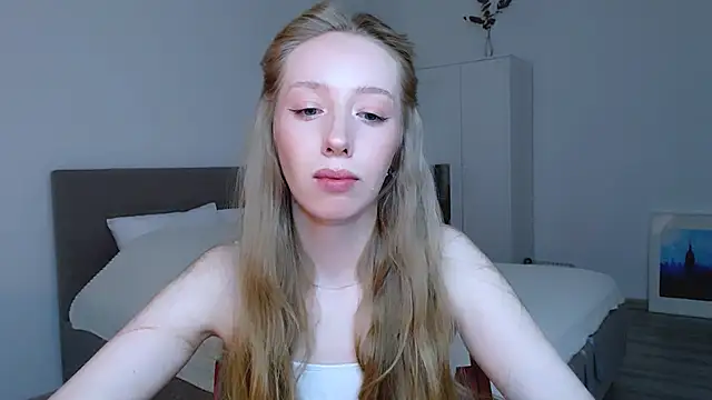 Luna insniity online show from February 2025 07:52:02 PM