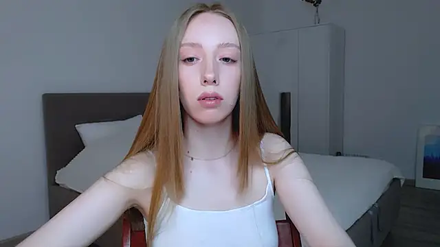 Luna insniity online show from February 2025 06:59:02 PM