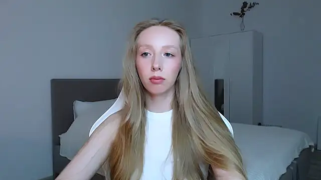 Luna insniity online show from September 2025 07:02:02 PM