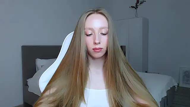 Luna insniity online show from September 2025 06:52:01 PM