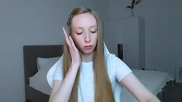 Luna insniity online show from September 2025 07:37:02 PM