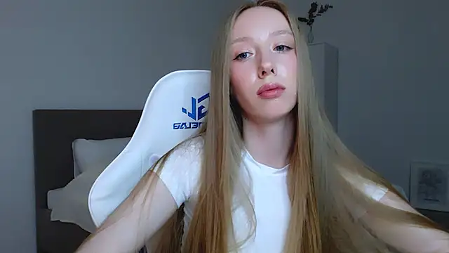 Luna insniity online show from October 2025 07:21:01 PM