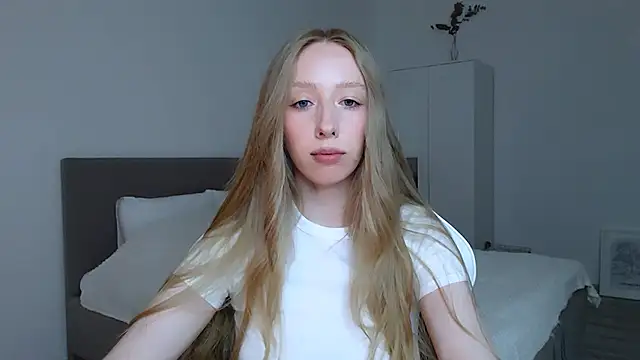 Luna insniity online show from October 2025 07:23:01 PM