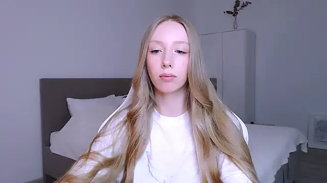 Luna insniity online show from November 2025 07:46:02 PM