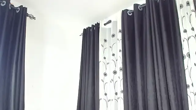 Yummy squirter online show from January 2025 10:19:01 PM