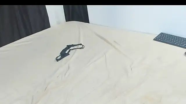 Yummy squirter online show from March 2025 11:04:02 PM