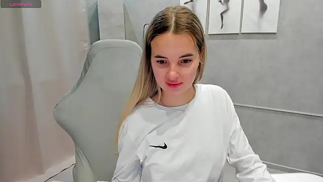 Donna Evans online show from March 2026 11:33:01 PM