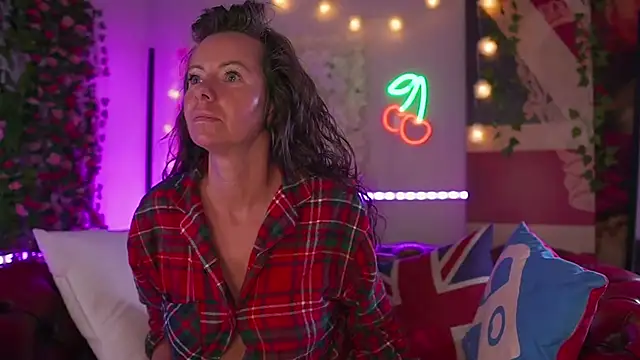 AmicaBentley online show from March 2026 06:08:01 AM