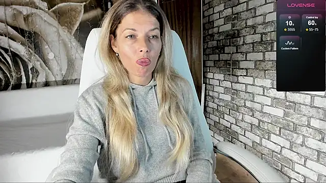 Eva Melow online show from September 2025 03:06:02 PM