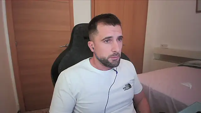 Snapshot of alex877x chatting on October 2025 10:41:01 AM alex877x online show from October 2025 10:41:01 AM