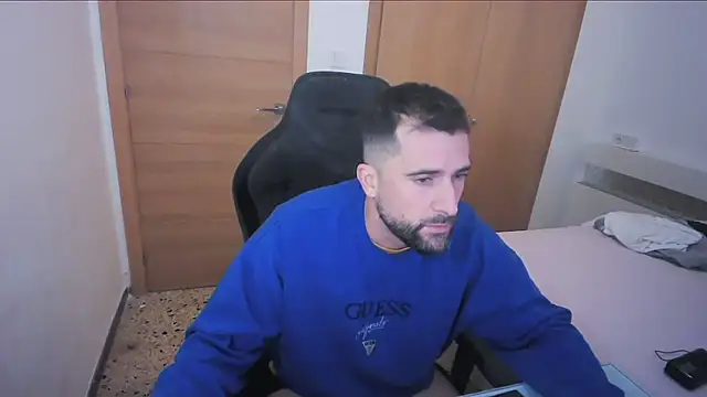 Snapshot of alex877x chatting on November 2025 12:11:02 PM alex877x online show from November 2025 12:11:02 PM