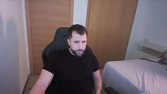 Snapshot of alex877x chatting on November 2025 03:47:01 PM alex877x online show from November 2025 03:47:01 PM