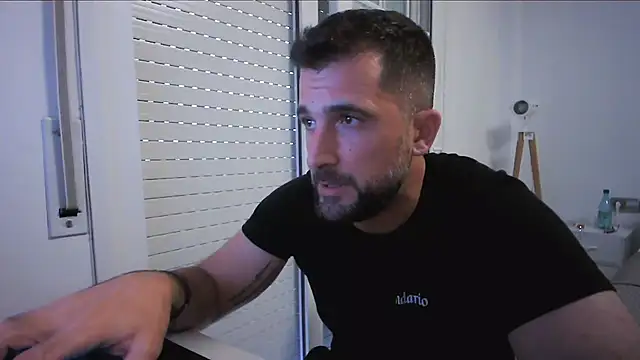 Snapshot of alex877x chatting on July 2026 05:38:01 PM alex877x online show from July 2026 05:38:01 PM