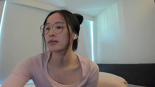 Snapshot of secretgirlfriendxo chatting on June 2026 10:58:02 PM secretgirlfriendxo online show from June 2026 10:58:02 PM