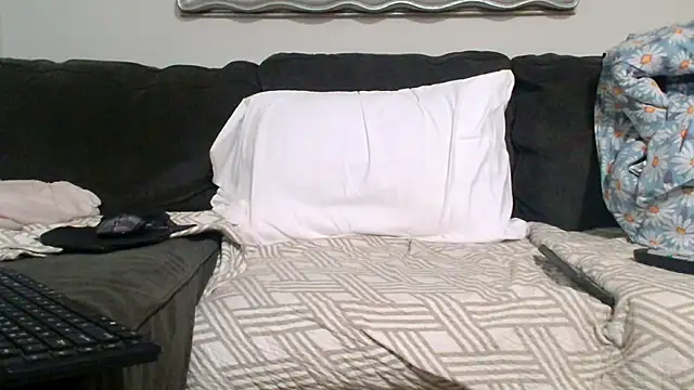 Badcuzwefun187 online show from April 2026 05:52:02 PM