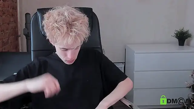 Snapshot of _tokyo_ghoul chatting on April 2026 10:28:02 AM tokyo ghoul online show from April 2026 10:28:02 AM