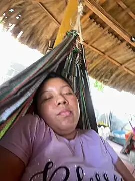 Snapshot of Dellyyymusic chatting on April 2026 08:28:02 PM Dellyyymusic online show from April 2026 08:28:02 PM