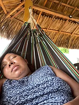 Snapshot of Dellyyymusic chatting on April 2026 07:11:01 PM Dellyyymusic online show from April 2026 07:11:01 PM