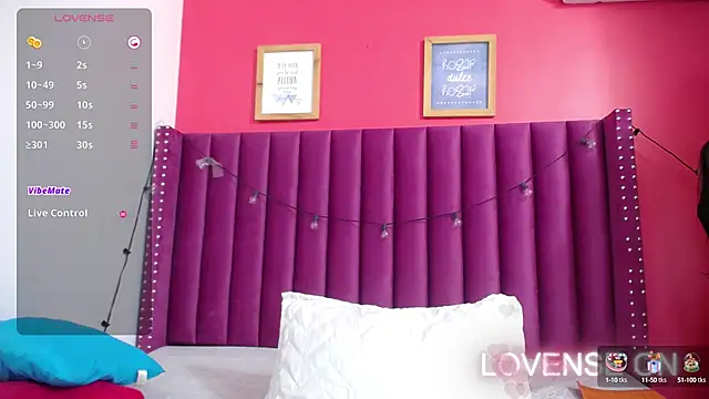 Snapshot of littlee_emilyy_ chatting on December 2024 12:56:02 PM littlee emilyy  online show from December 2024 12:56:02 PM