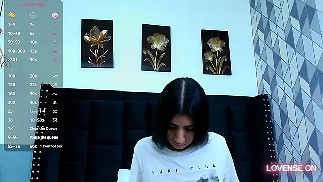 Snapshot of littlee_emilyy_ chatting on February 2025 10:09:01 PM littlee emilyy  online show from February 2025 10:09:01 PM