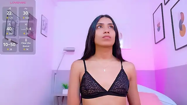 Snapshot of littlee_emilyy_ chatting on December 2025 11:24:01 PM littlee emilyy online show from December 2025 11:24:01 PM