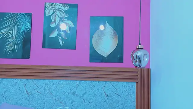 Snapshot of littlee_emilyy_ chatting on April 2026 12:46:02 PM littlee emilyy online show from April 2026 12:46:02 PM