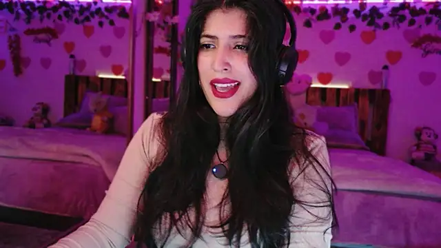 Snapshot of azahar__ziiz chatting on April 2026 01:08:01 AM azahar ziiz online show from April 2026 01:08:01 AM