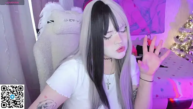 Snapshot of SelenaCute chatting on January 2026 07:56:02 AM SelenaCute online show from January 2026 07:56:02 AM