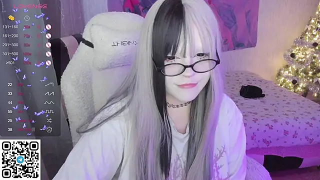 Snapshot of SelenaCute chatting on January 2026 06:41:02 AM SelenaCute online show from January 2026 06:41:02 AM