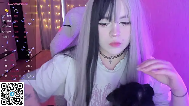 Snapshot of SelenaCute chatting on March 2026 05:55:01 AM SelenaCute online show from March 2026 05:55:01 AM