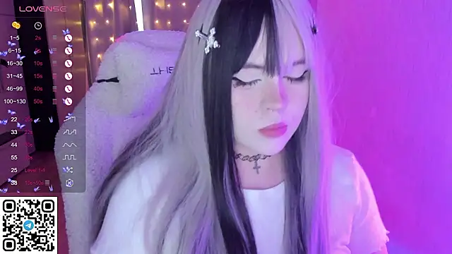 Snapshot of SelenaCute chatting on March 2026 05:56:01 AM SelenaCute online show from March 2026 05:56:01 AM