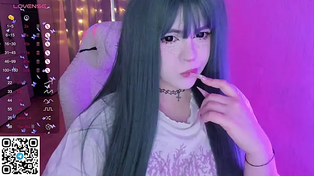 Snapshot of SelenaCute chatting on March 2026 05:44:01 AM SelenaCute online show from March 2026 05:44:01 AM