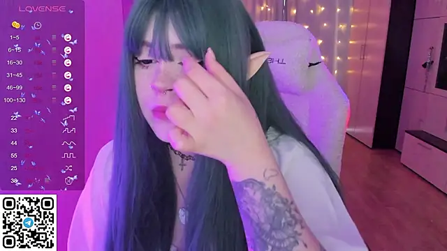 Snapshot of SelenaCute chatting on March 2026 05:44:02 AM SelenaCute online show from March 2026 05:44:02 AM