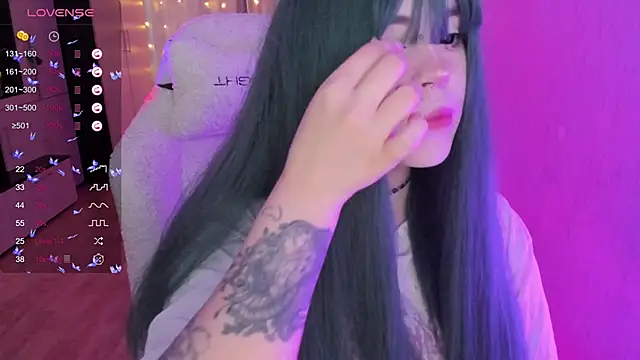 Snapshot of SelenaCute chatting on March 2026 05:46:02 AM SelenaCute online show from March 2026 05:46:02 AM