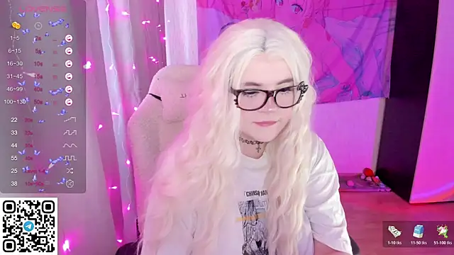 Snapshot of SelenaCute chatting on April 2026 10:02:01 AM SelenaCute online show from April 2026 10:02:01 AM