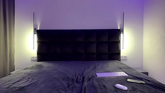 NotElis online show from November 2025 04:17:01 PM