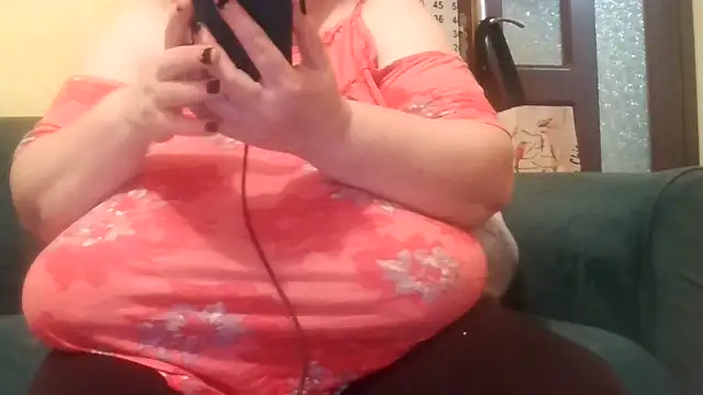 Snapshot of Nataliesbestjuggs chatting on March 2026 05:27:01 PM Nataliesbestjuggs online show from March 2026 05:27:01 PM