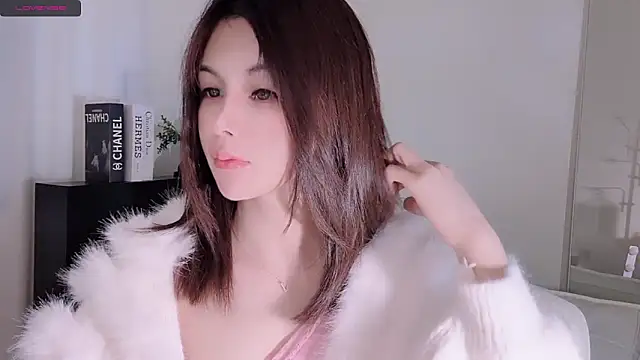 Snapshot of lvy-w chatting on October 2025 12:06:01 PM lvy-w online show from October 2025 12:06:01 PM