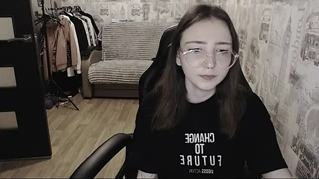 Snapshot of AmeliaKamishiro chatting on December 2024 01:06:01 PM AmeliaKamishiro online show from December 2024 01:06:01 PM