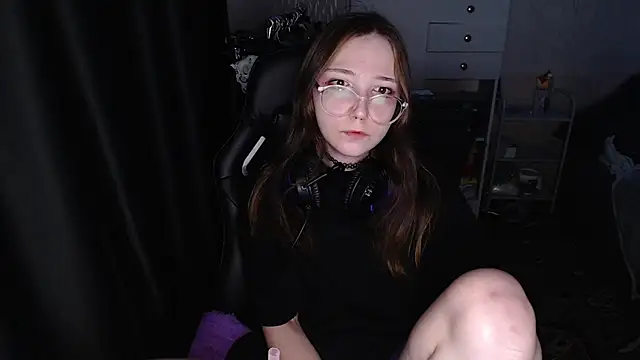 AmeliaKamishiro online show from December 2025 04:25:01 PM