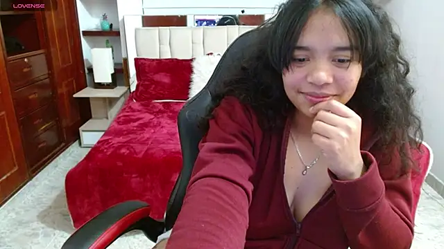 laureentt  online show from February 2025 10:10:02 AM