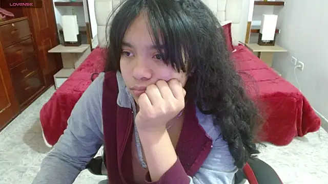 laureentt  online show from March 2025 06:10:02 AM