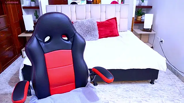 laureentt  online show from September 2025 03:06:02 AM