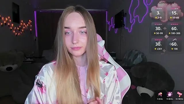 Snapshot of MoonDust chatting on March 2026 03:15:01 PM MoonDust online show from March 2026 03:15:01 PM