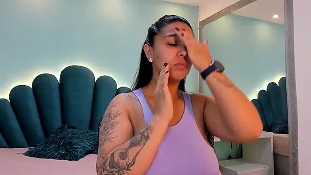 sharlott18 online show from November 2025 12:42:01 PM