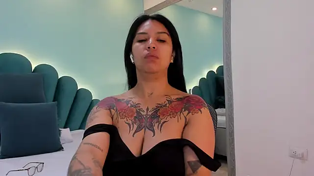 sharlott18 online show from March 2026 03:23:02 PM