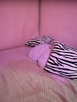 Snapshot of Felicia_smok3 chatting on December 2024 01:00:02 AM Felicia smok3 online show from December 2024 01:00:02 AM