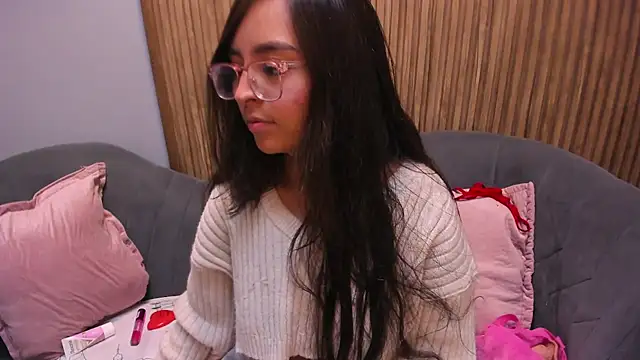 Eva Macalliter online show from December 2024 04:15:02 AM