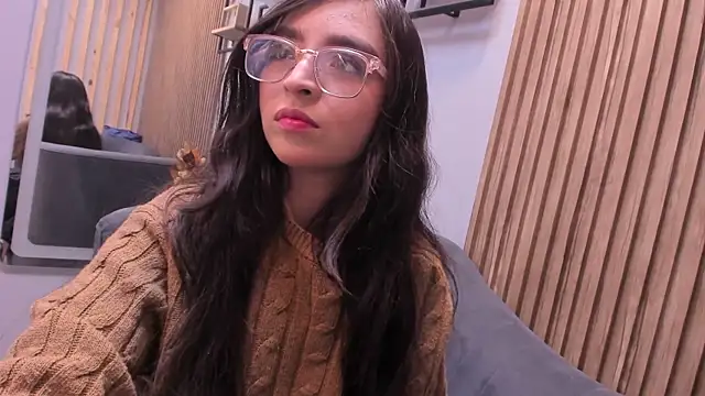 Eva Macalliter online show from September 2025 01:05:02 PM