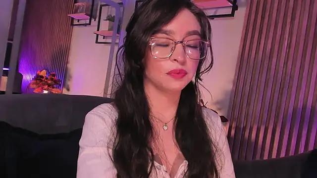 Snapshot of Eva_Macalliter chatting on April 2026 03:17:01 AM Eva Macalliter online show from April 2026 03:17:01 AM